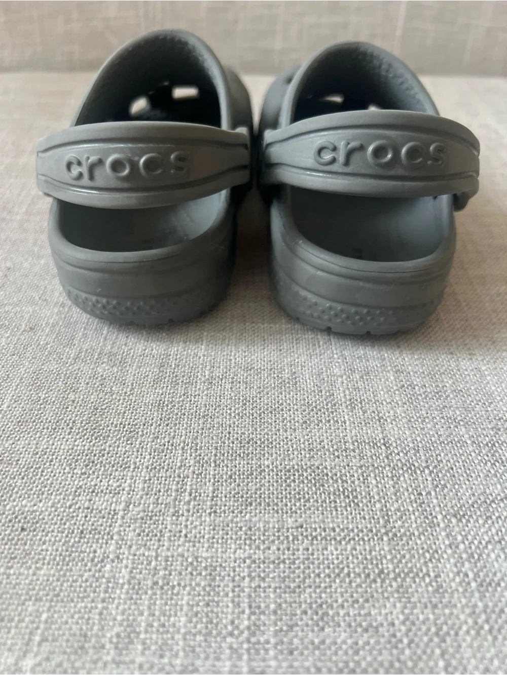 CROCS Classic unisex Kids Grey logo Slip-On mule Clogs w/strap, size 8